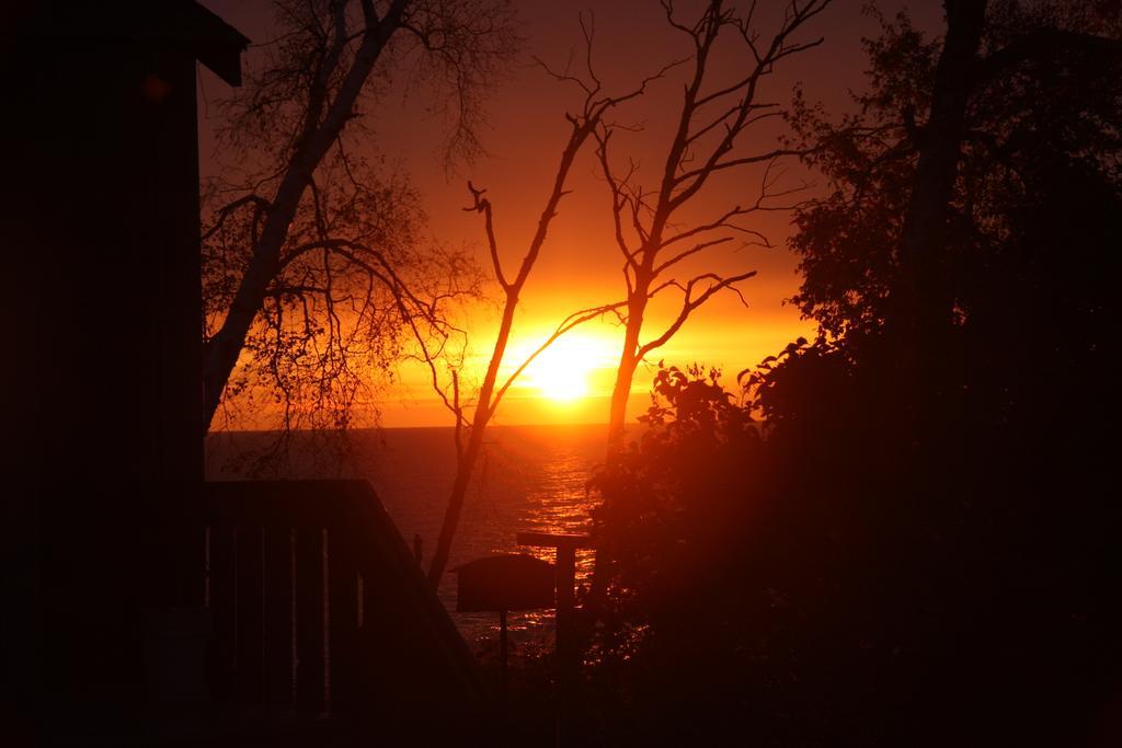 Cliff Dweller On Lake Superior Tofte Bagian luar foto