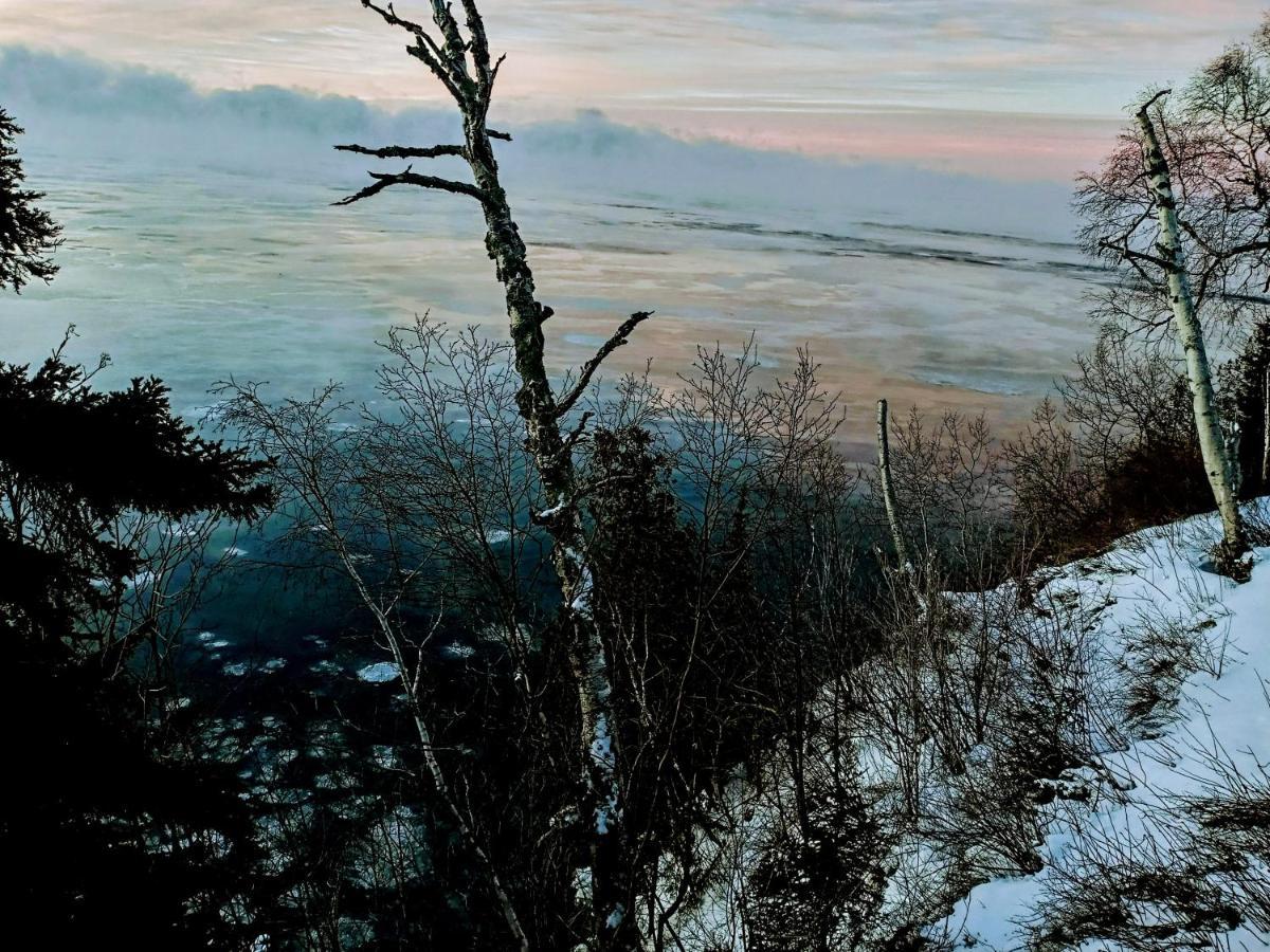 Cliff Dweller On Lake Superior Tofte Bagian luar foto