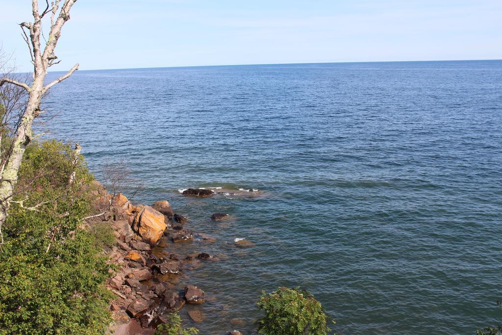 Cliff Dweller On Lake Superior Tofte Ruang foto